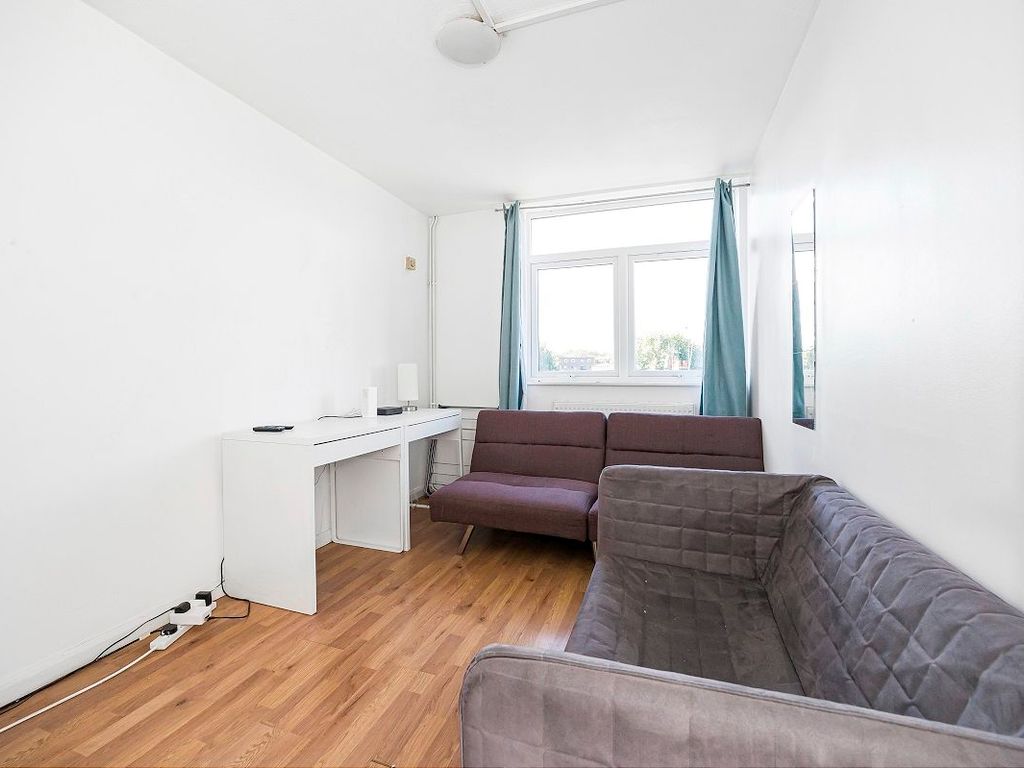 3 bed flat to rent in Seyssel Street, Isle Of Dogs E14, £2,500 pcm