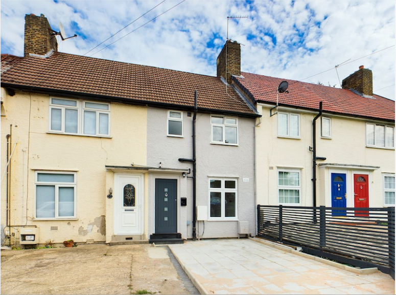 2 bed terraced house for sale in Carrick Gardens, London N17, £400,000