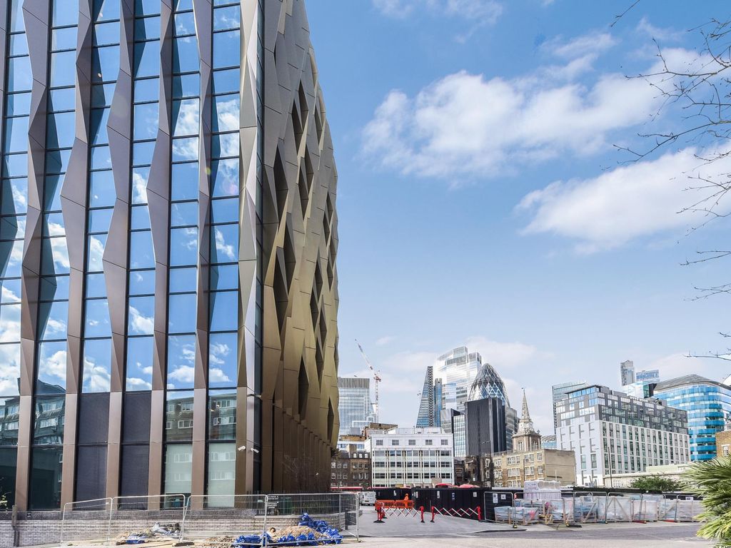 Studio for sale in The Haydon, Aldgate, London EC3N, £620,000