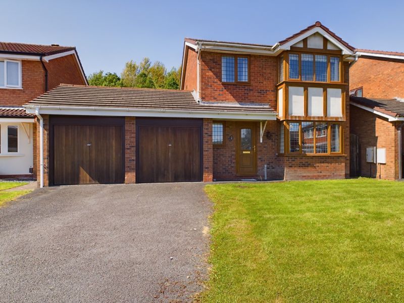 4 bed detached house for sale in Windermere Drive, Priorslee, Telford TF2, £325,000
