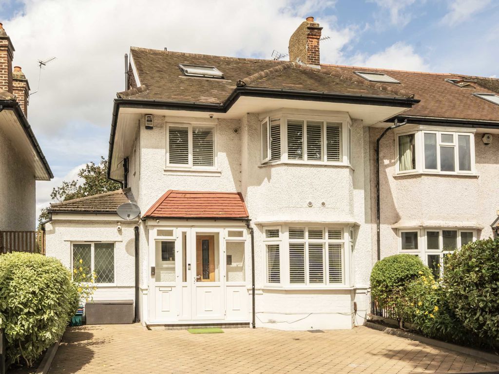 5 bed property for sale in Swyncombe Avenue, London W5, £1,375,000