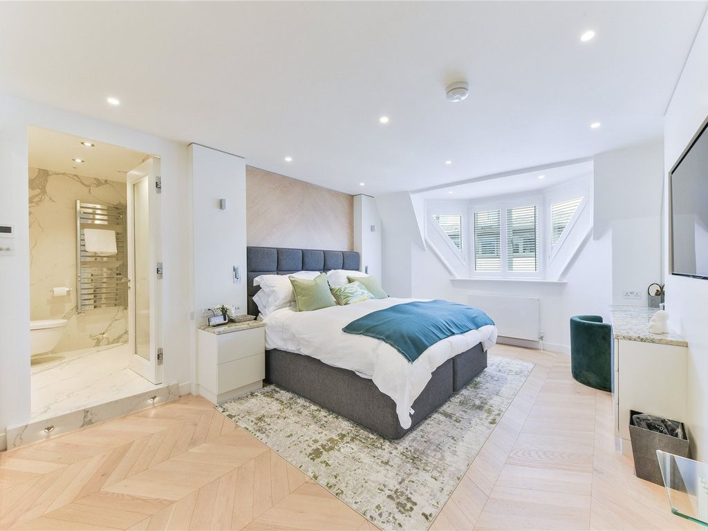 2 bed flat for sale in Wellington Street, Aldwych WC2E, £4,000,000