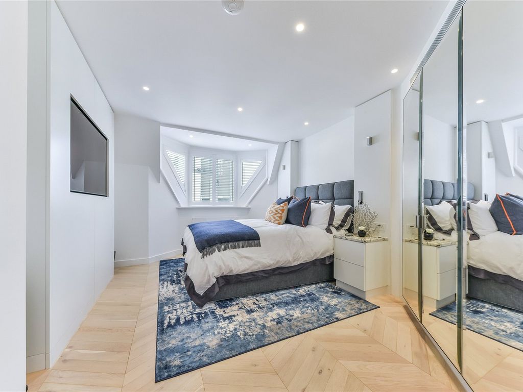 2 bed flat for sale in Wellington Street, Aldwych WC2E, £4,000,000
