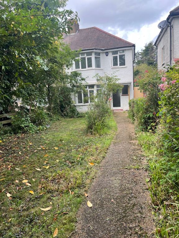 3 bed semi-detached house for sale in Watford Way, London NW4, £550,000