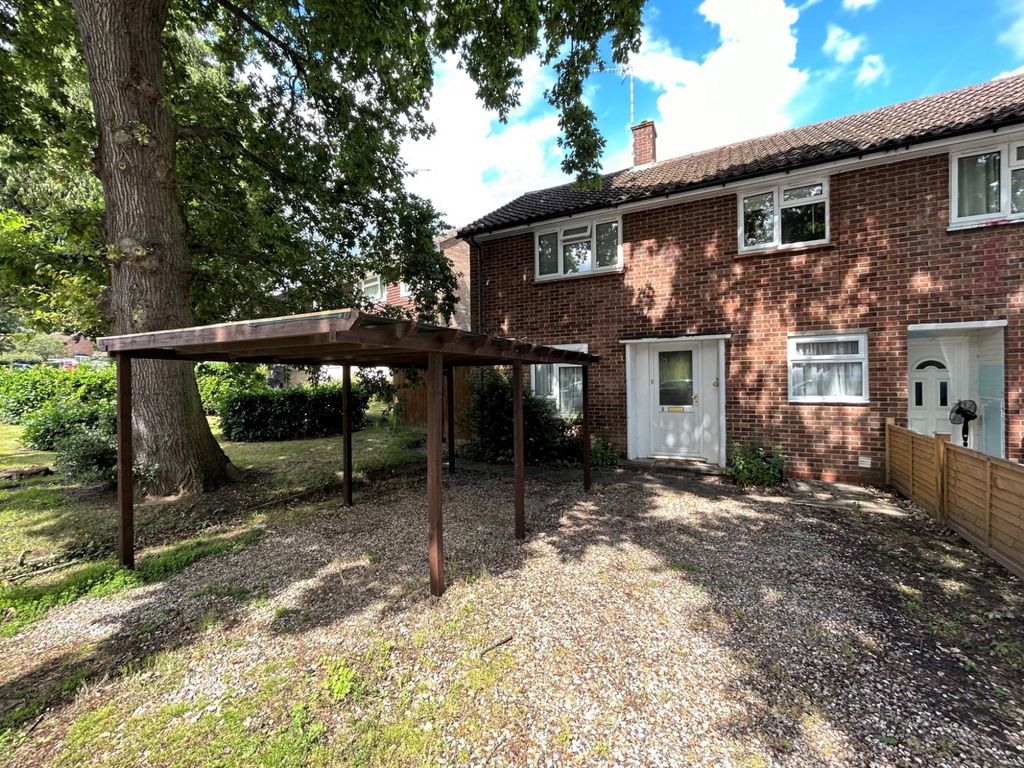 3 bed end terrace house for sale in Kingsmere Road, Bracknell, Berkshire RG42, £400,000