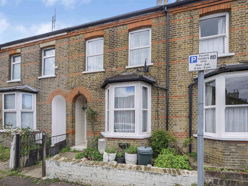 3 bed terraced house for sale in Victoria Road, Uxbridge UB8, £485,000