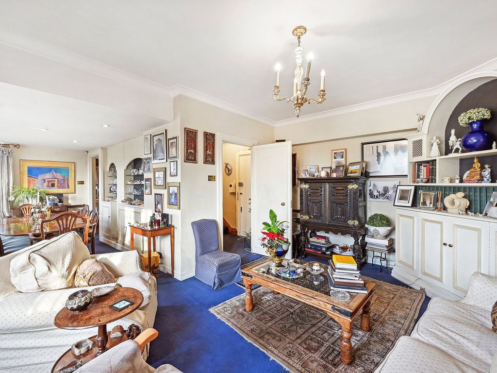 2 bed flat for sale in Troy Court, Kensington High Street W8, £1,300,000