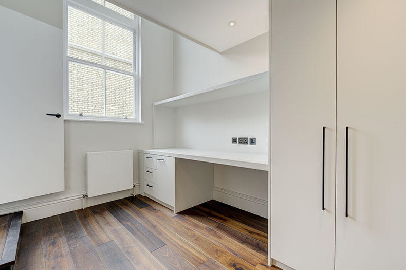 2 bed flat for sale in Southwell Gardens, London SW7, £2,595,000