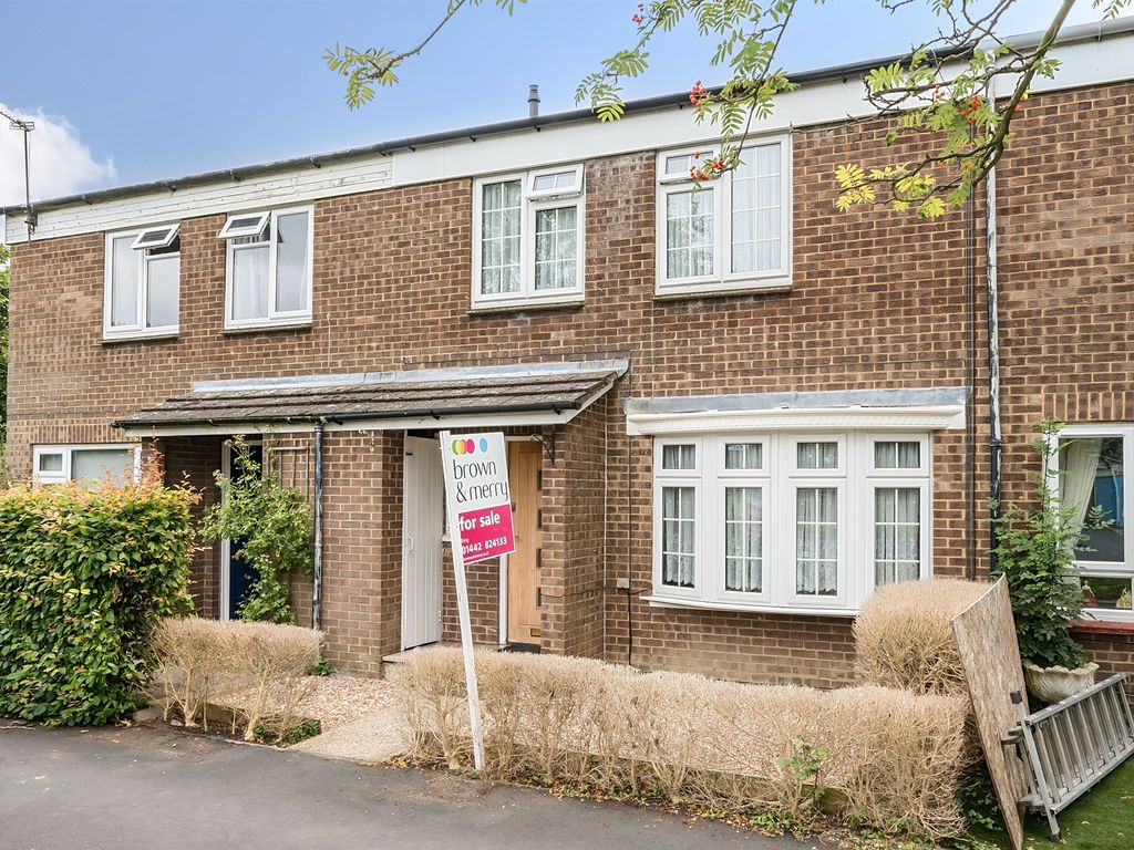 4 bed terraced house for sale in Kingsley Walk, Tring HP23, £415,000