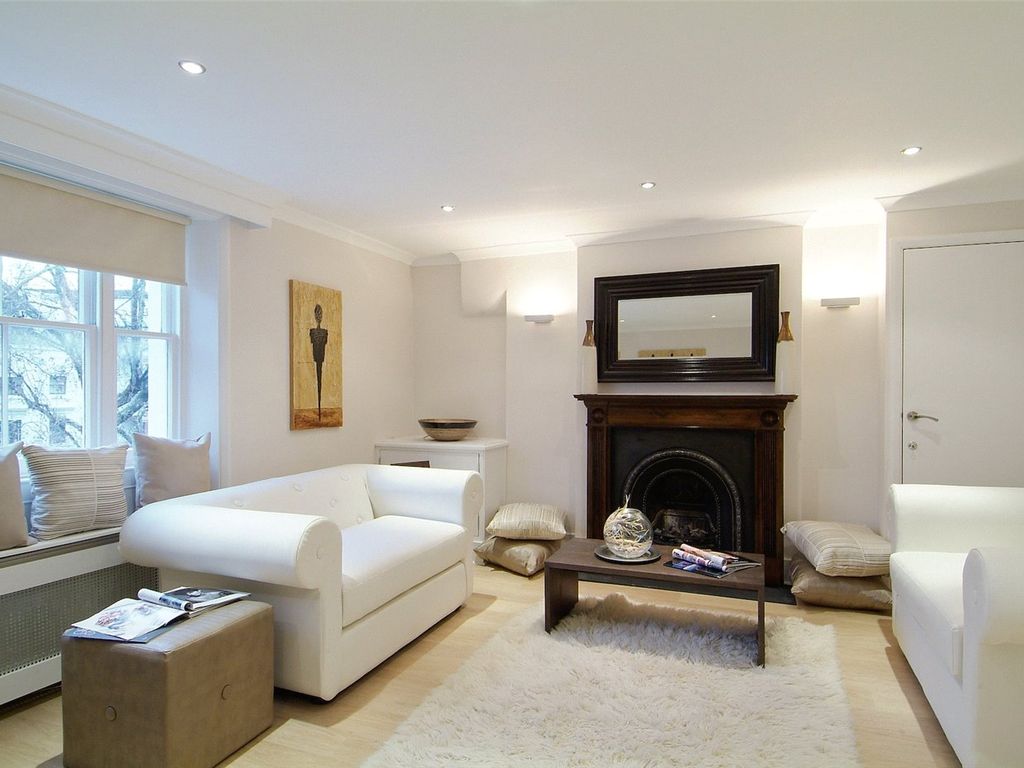 1 bed flat for sale in Ovington Square, London SW3, £875,000