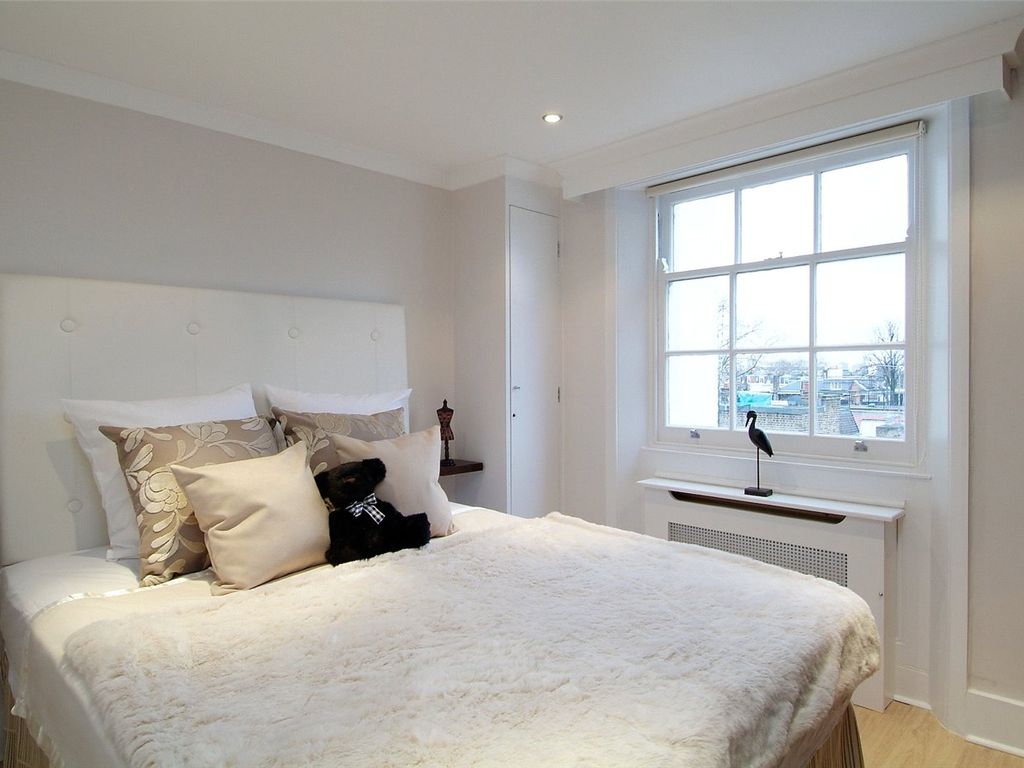 1 bed flat for sale in Ovington Square, London SW3, £875,000