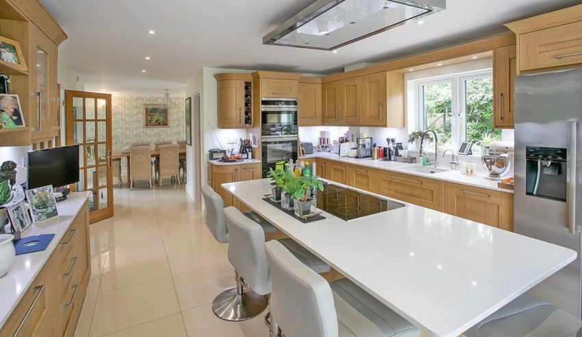 5 bed detached house for sale in Willow Drive, Maidenhead SL6, £1,400,000