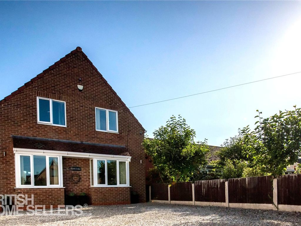 4 bed detached house for sale in Mosham Road, Blaxton, Doncaster, South Yorkshire DN9, £340,000