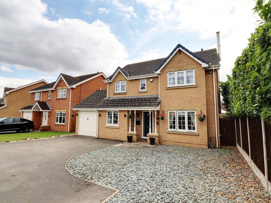 4 bed detached house for sale in Bracon Close, Belton DN9, £350,000