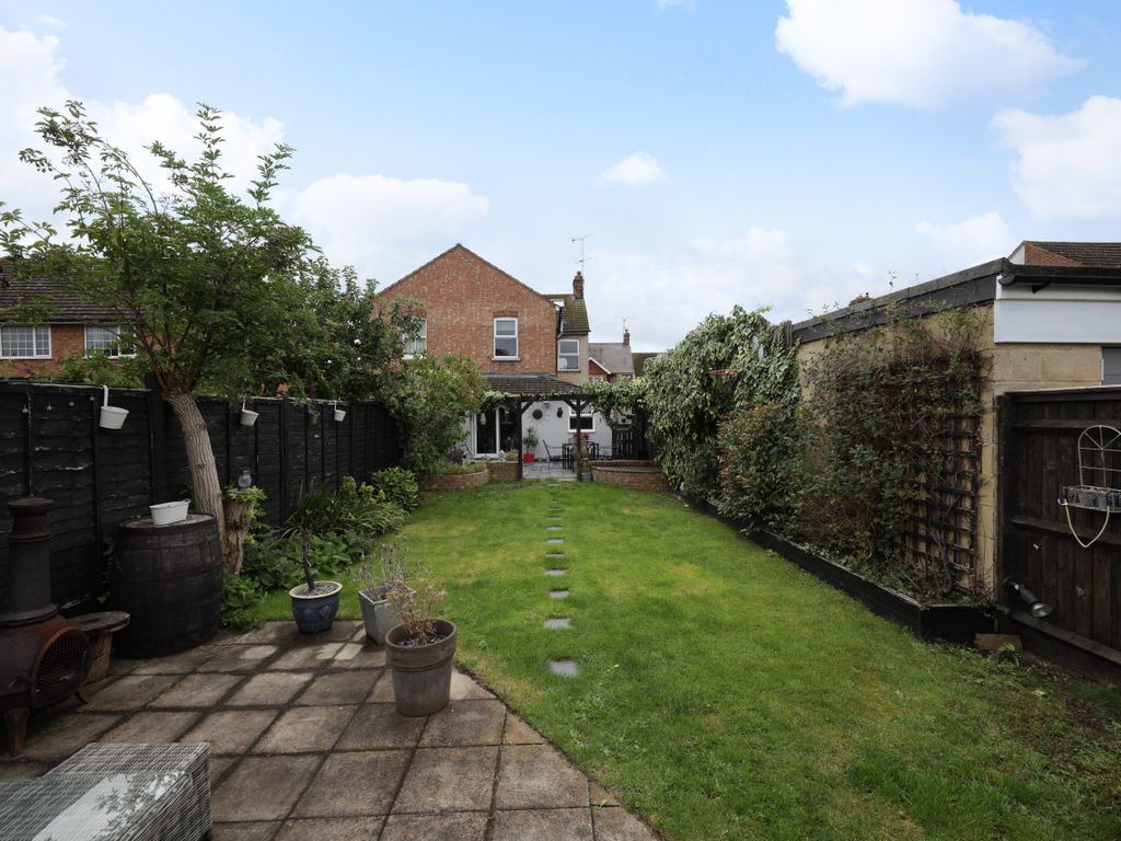 3 bed semi-detached house for sale in Ascott Road, Aylesbury HP20, £425,000
