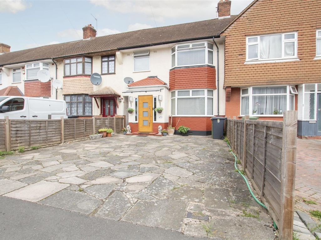 3 bed terraced house for sale in Ruthven Avenue, Waltham Cross EN8, £475,000