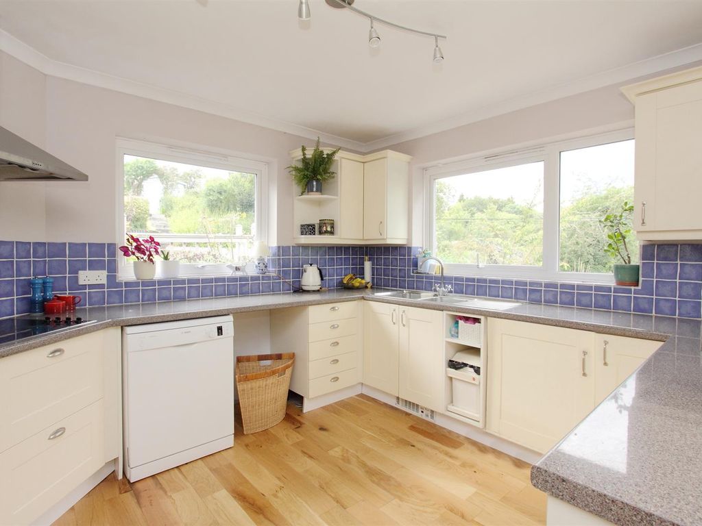 3 bed property for sale in Stoke Hill, Stoke, Andover SP11, £470,000