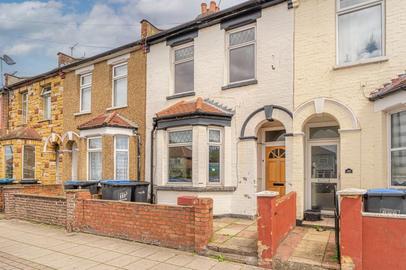 2 bed terraced house for sale in Dysons Road, London N18, £375,000