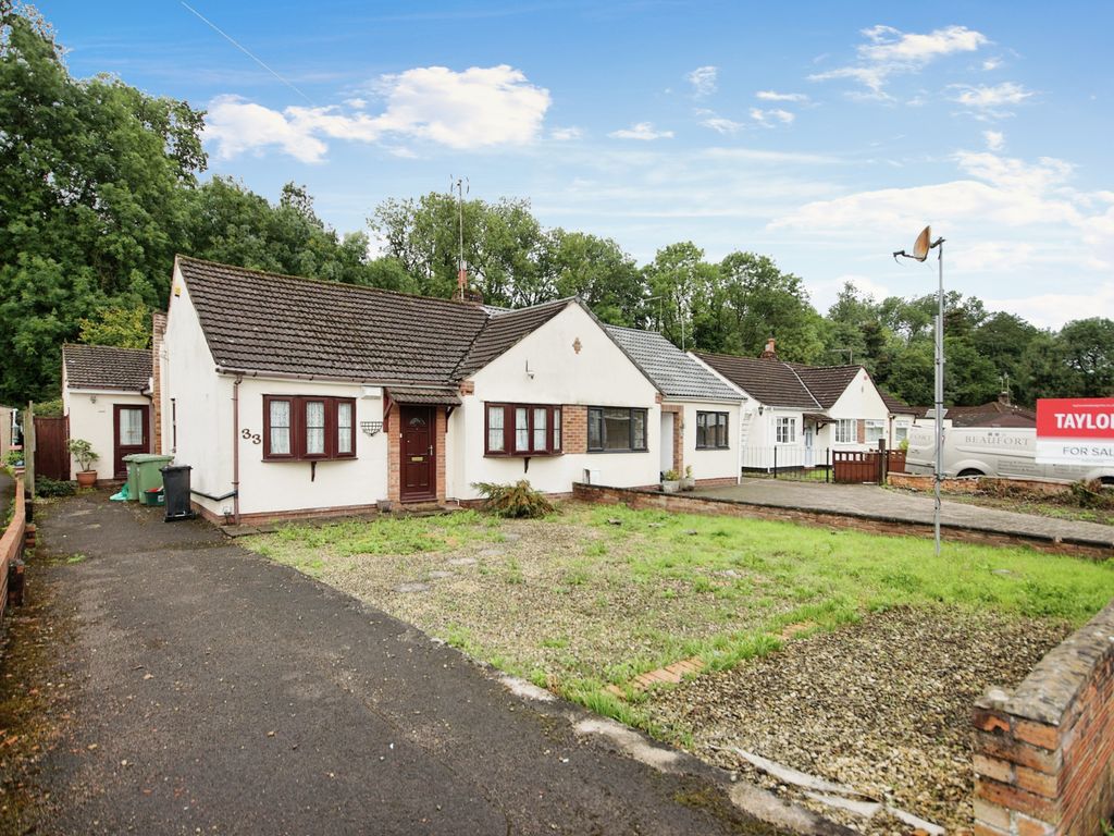 3 bed bungalow for sale in Rathbone Close, Coalpit Heath, Bristol, Gloucestershire BS36, £360,000