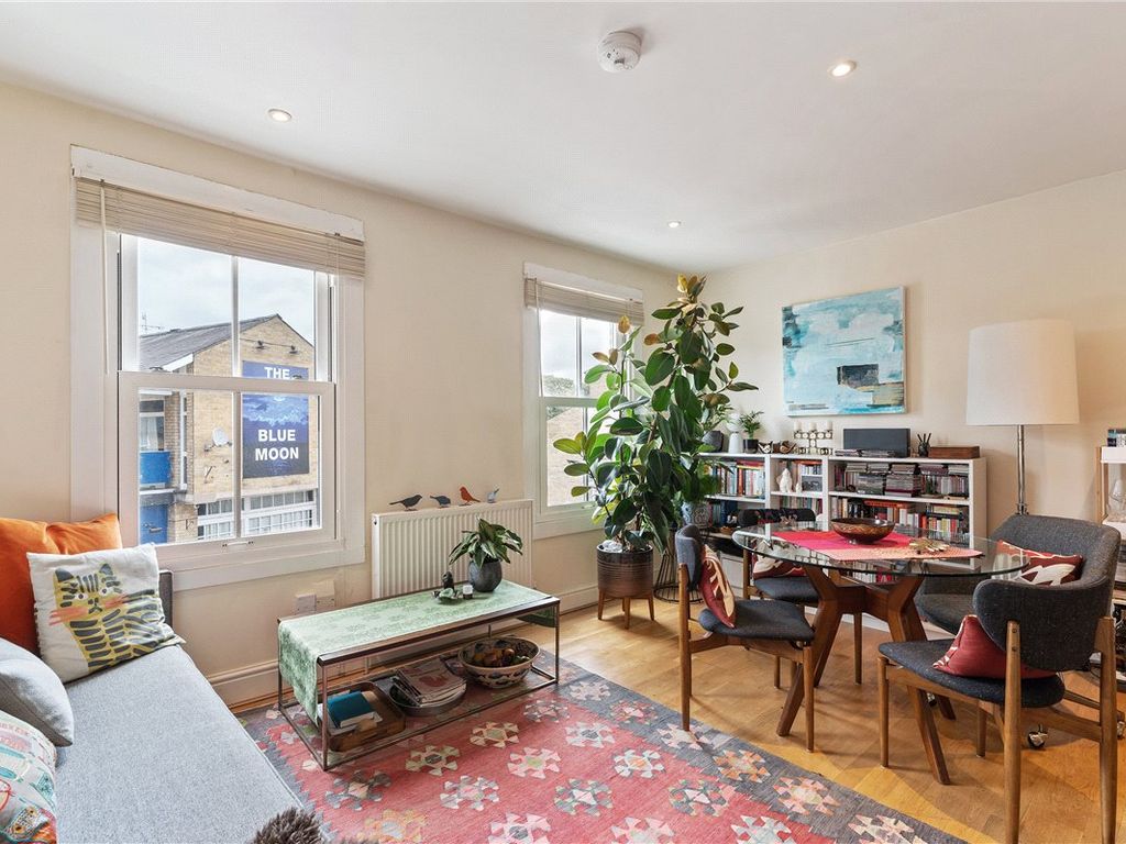 2 bed flat for sale in Blossom Street, Cambridge CB1, £450,000