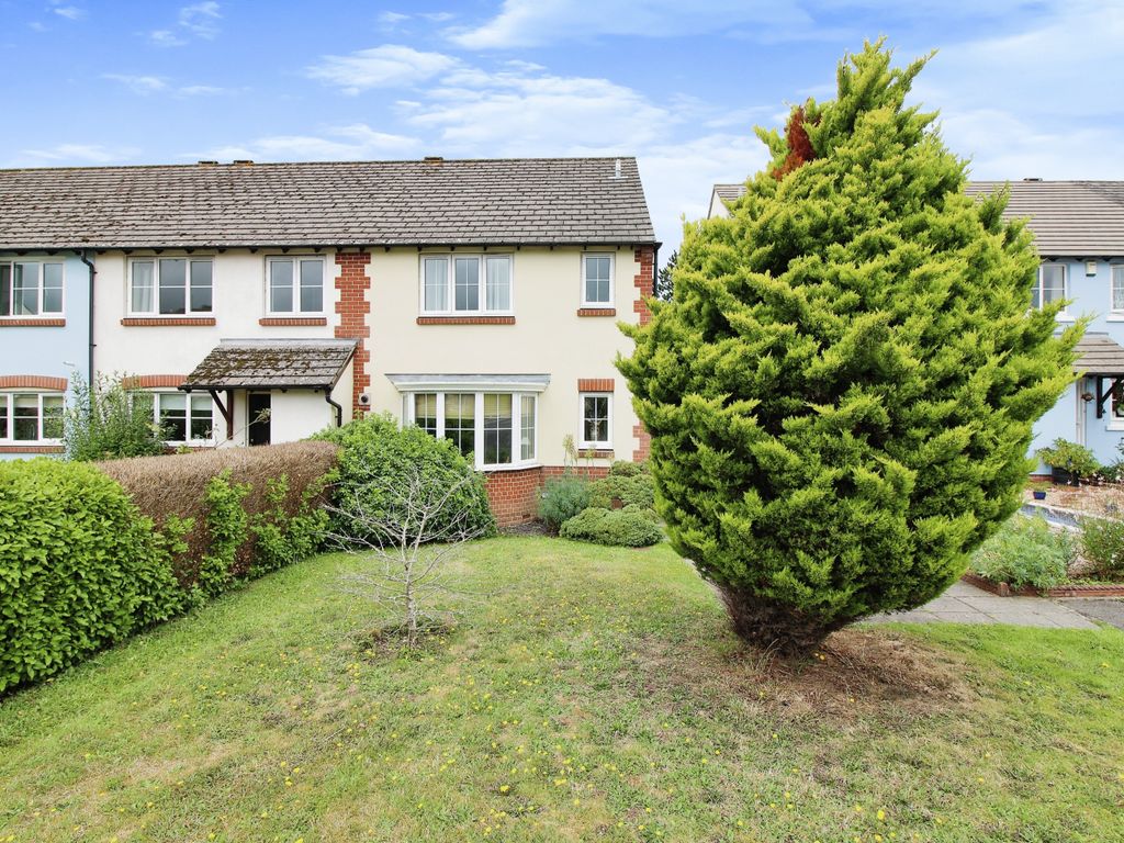 3 bed end terrace house for sale in Downsview Drive, Midhurst GU29, £350,000