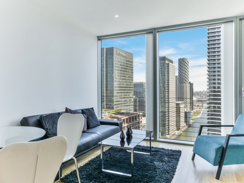 1 bed flat for sale in East Tower, The Landmark, Canary Wharf E14, £490,000