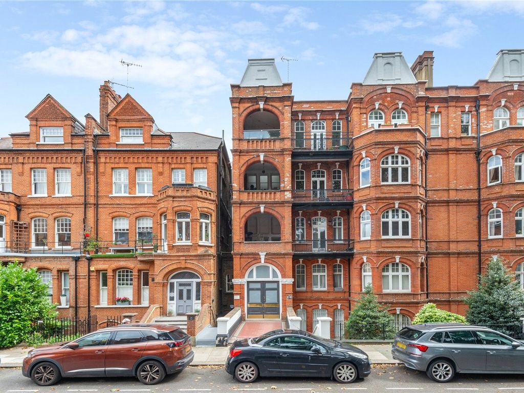 2 bed flat for sale in Mornington Avenue, Kensington Westside W14, £475,000