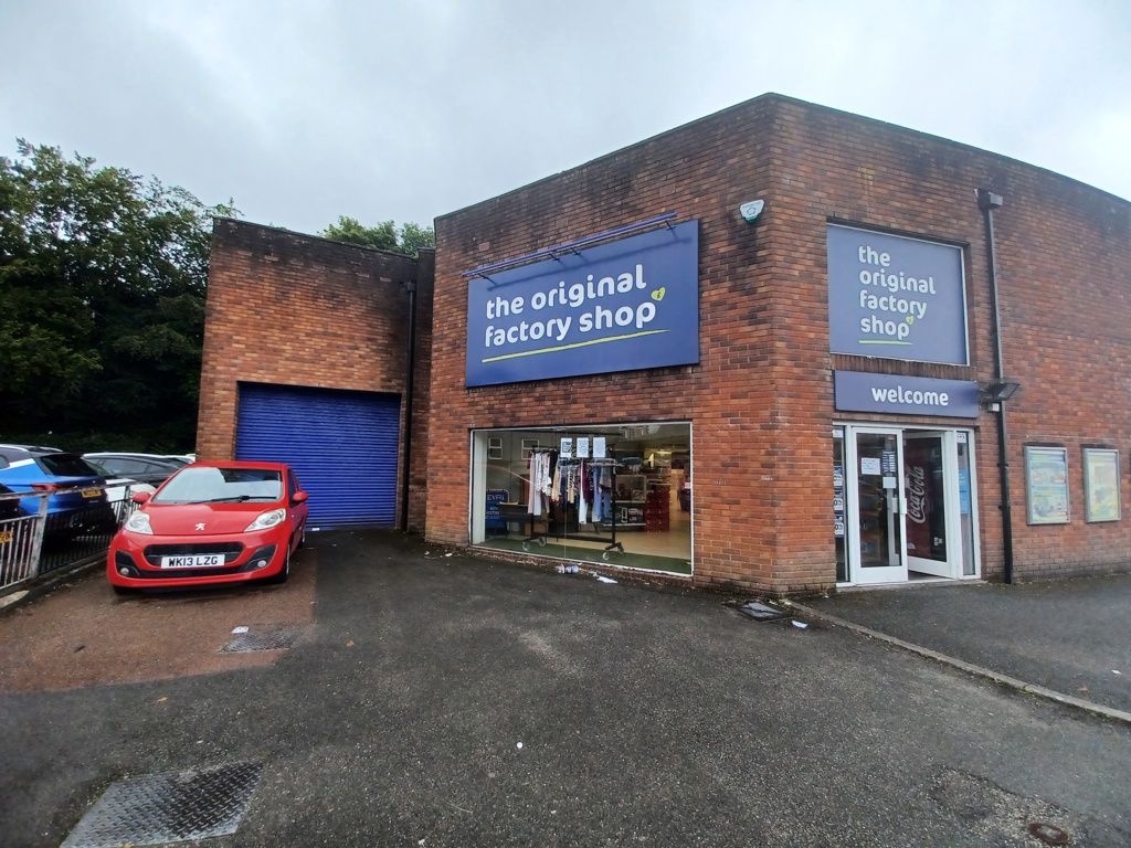 Retail premises to let in Former Original Factory Shop, Old Station Yard, Berrycoombe Road, Bodmin, Cornwall PL31, £39,500 pa