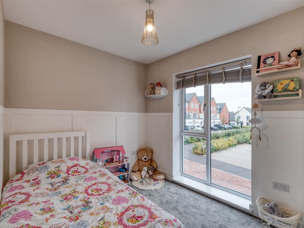 4 bed detached house for sale in Hackett Street, Cofton Hackett, Birmingham B45, £375,000