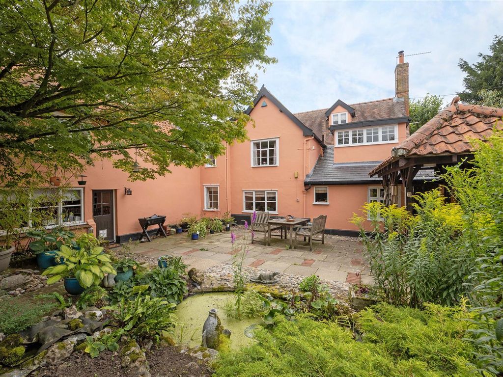 6 bed detached house for sale in Beehive Yard, Denmark Street, Diss IP22, £800,000
