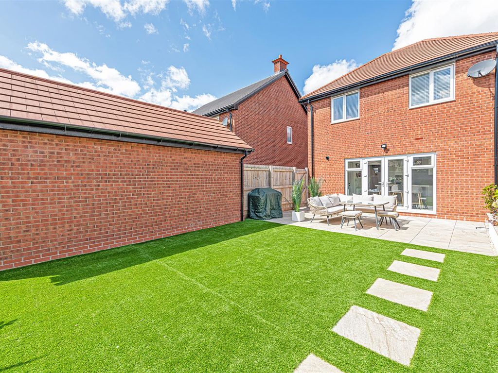 3 bed detached house for sale in Galebrook Way, Appleton Thorn, Warrington WA4, £415,000