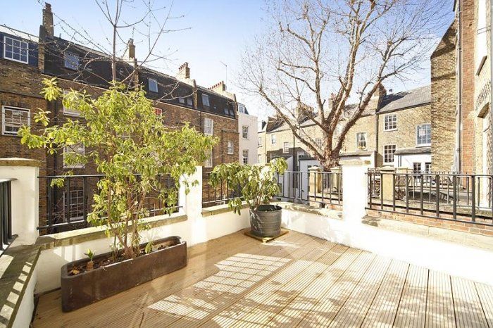 3 bed flat for sale in Claverton Street, Pimlico, London SW1V, £1,400,000