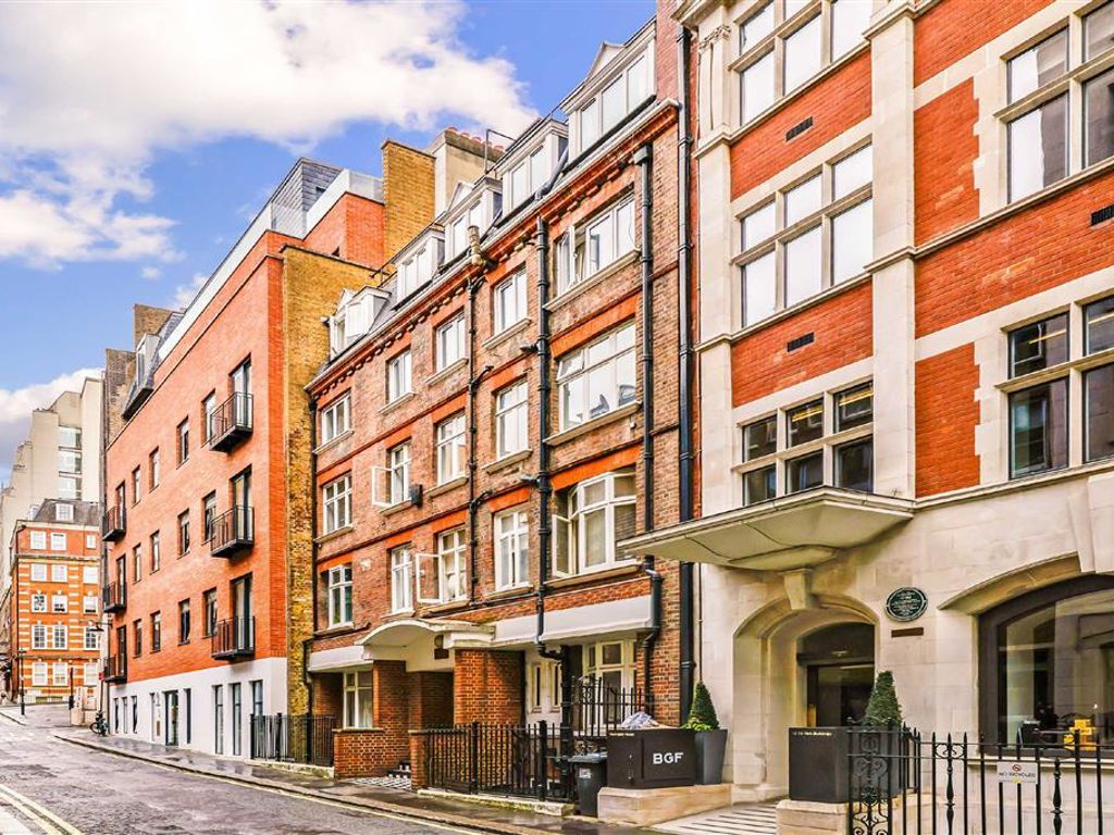 1 bed flat to rent in York Buildings, London WC2N, £3,250 pcm