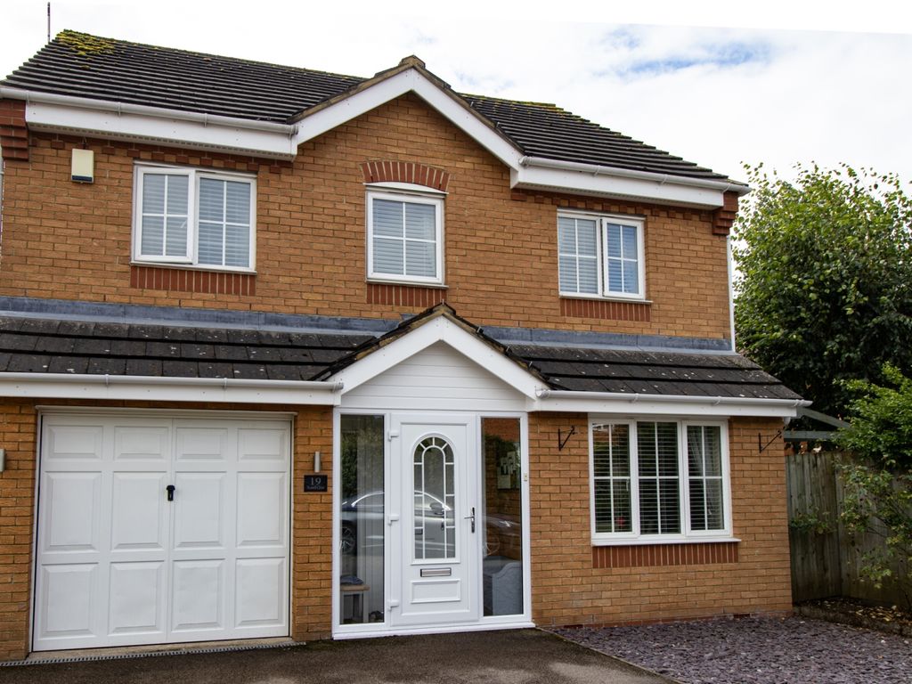 4 bed detached house for sale in 19 Nowell Close, Glen Parva, Leicester LE2, £400,000