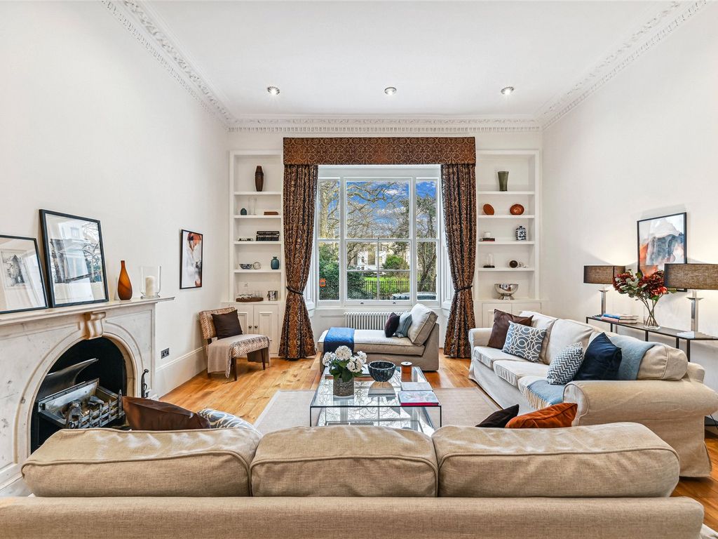 2 bed flat for sale in Onslow Gardens, London SW7, £2,800,000