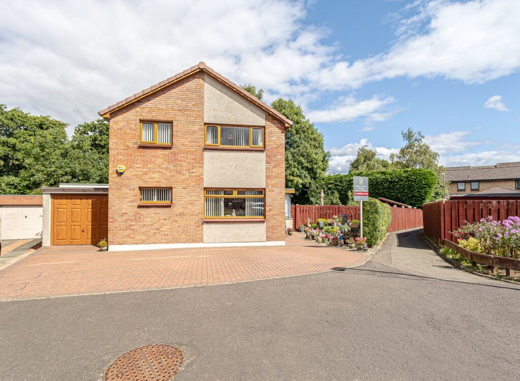 4 bed detached house for sale in Dovecot Park, Linlithgow EH49, £450,000