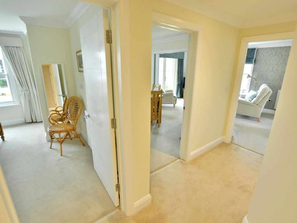 2 bed flat for sale in East Borough, Wimborne BH21, £385,000