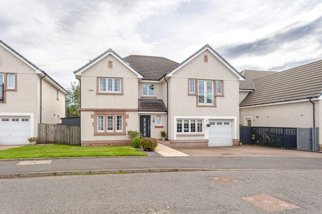 5 bed detached house for sale in Wedderburn Road, Dunblane FK15, £675,000