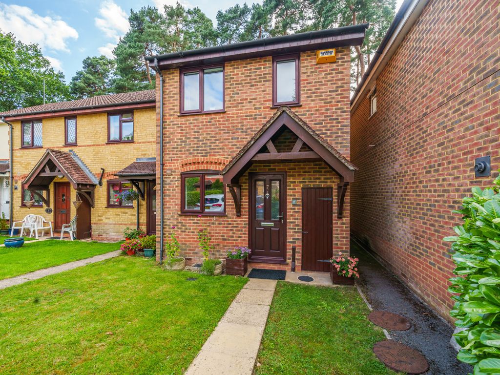 2 bed end terrace house for sale in The Dittons, Finchampstead, Wokingham, Berkshire RG40, £375,000