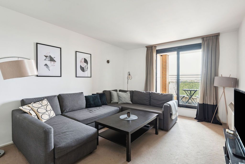 1 bed flat for sale in Cromwell Road, London SW7, £500,000