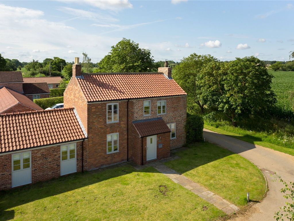 3 bed link-detached house for sale in Eastfield Farm, Moor Lane, Askham Bryan, York YO23, £575,000