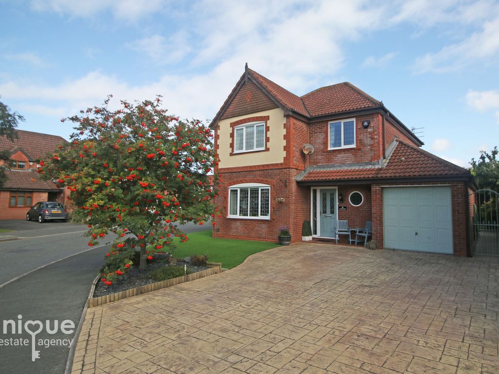 4 bed detached house for sale in Cathrow Way, Thornton-Cleveleys FY5, £340,000