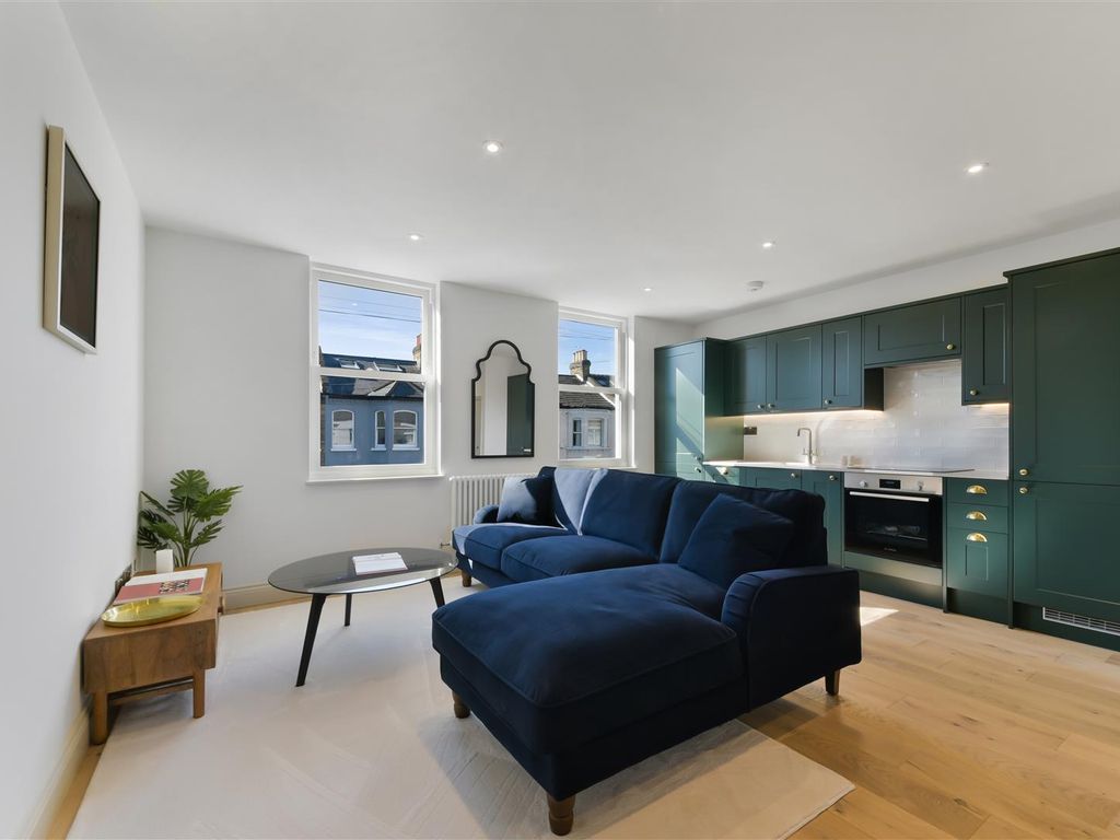 1 bed flat for sale in Quicks Road, London SW19, £430,000