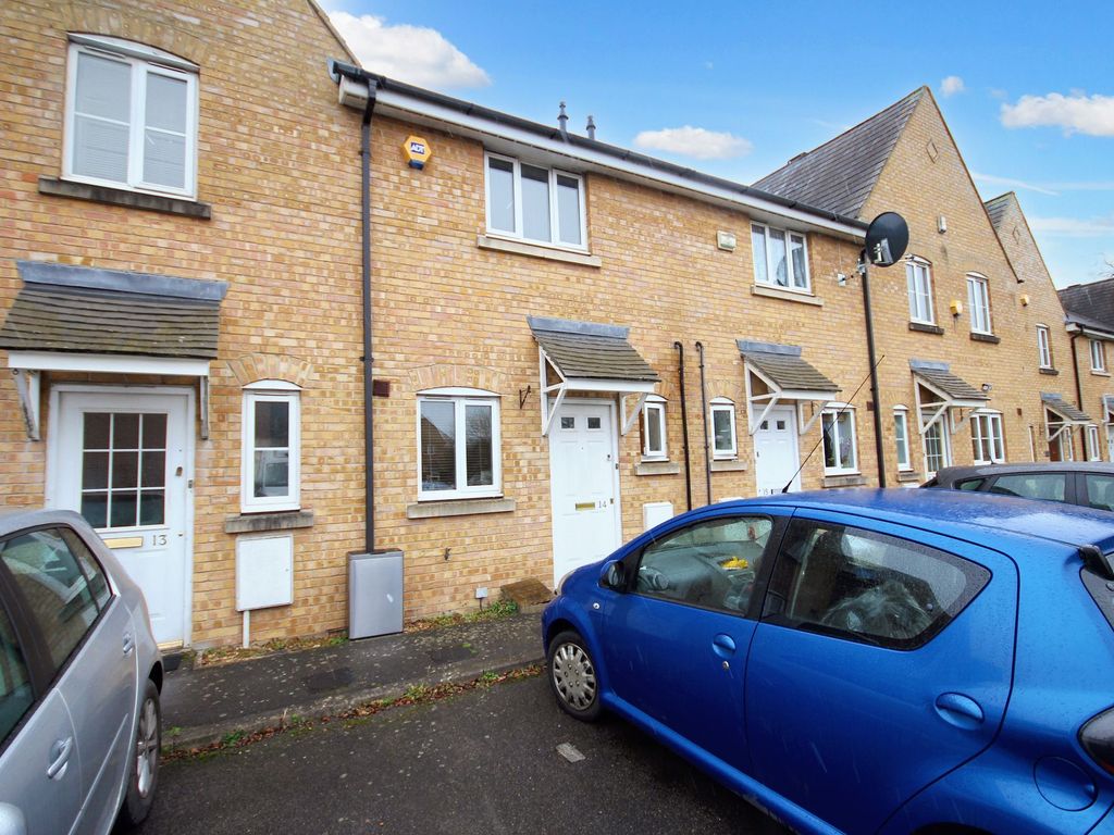 2 bed terraced house for sale in Hubbards Close, Uxbridge UB8, £390,000