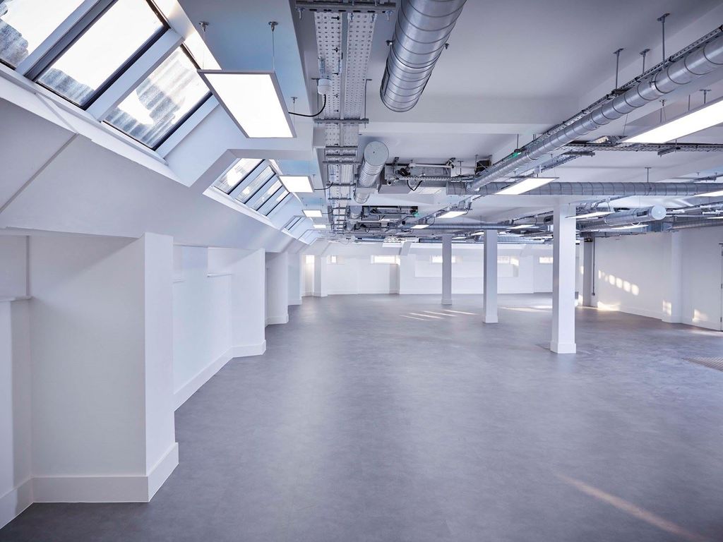 Office to let in Birmingham B3, £41,748 pa