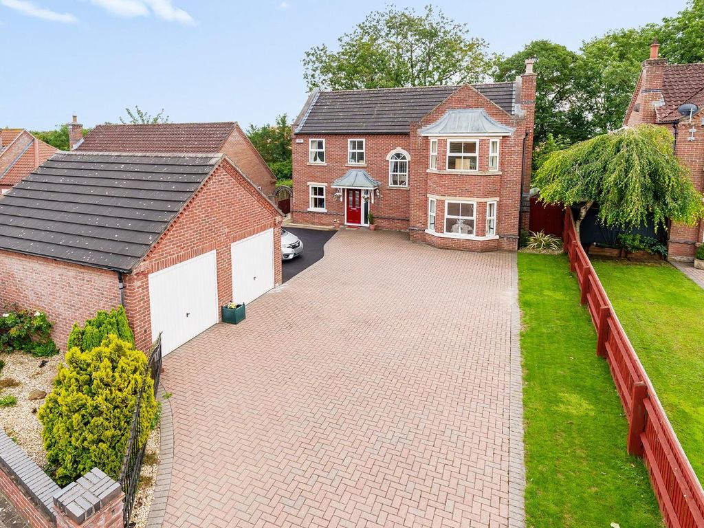 4 bed detached house for sale in Millstone Close, Horncastle LN9, £425,000