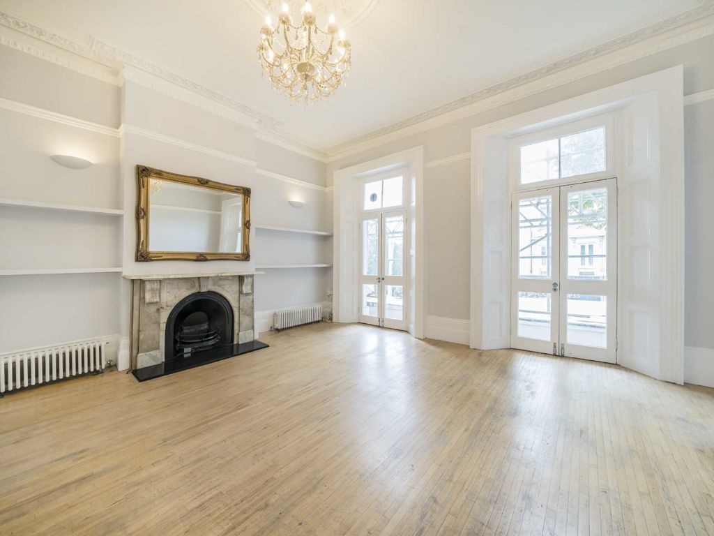 1 bed flat for sale in Ladbroke Grove, London W10, £530,000