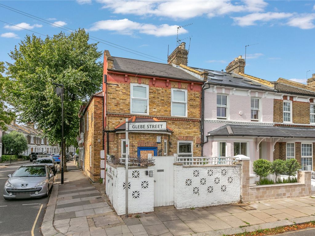 1 bed flat for sale in Glebe Street, Turnham Green W4, £435,000