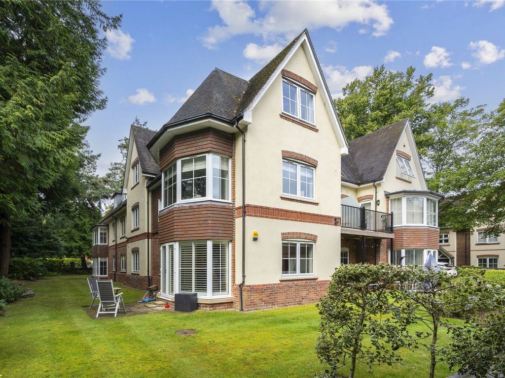 2 bed flat for sale in Tower Road, Branksome Park, Poole, Dorset BH13, £450,000