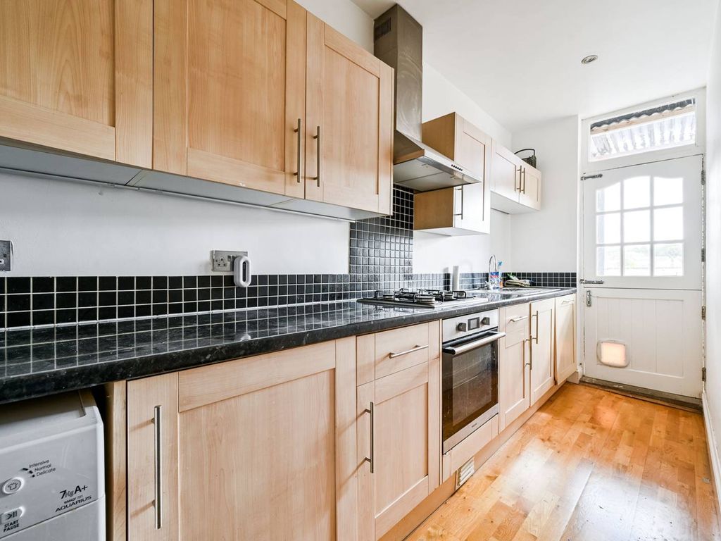 1 bed flat for sale in Greenwich South Street, Greenwich, London SE10, £340,000